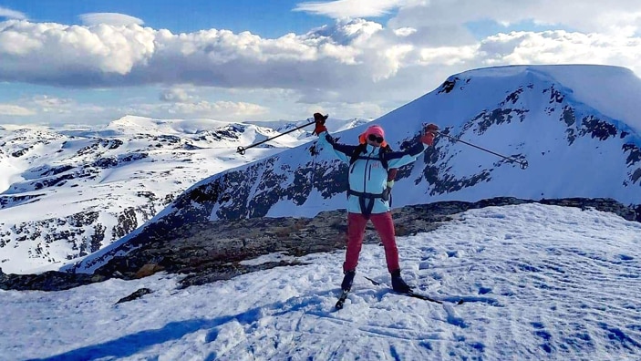 June Elisabeth på ski på Trollhetta