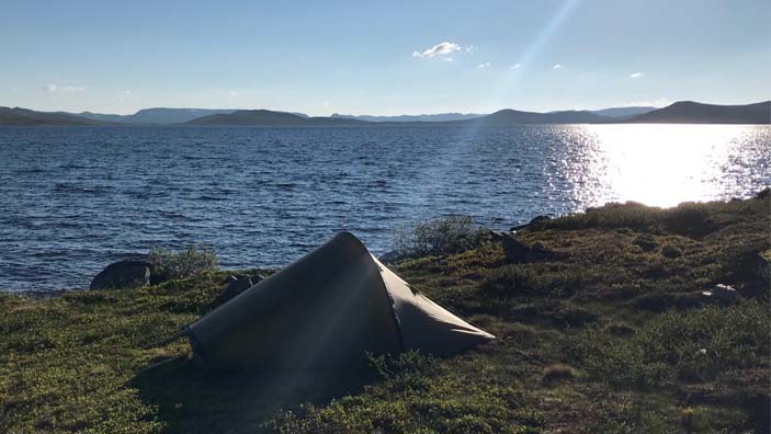 Julie på telttur